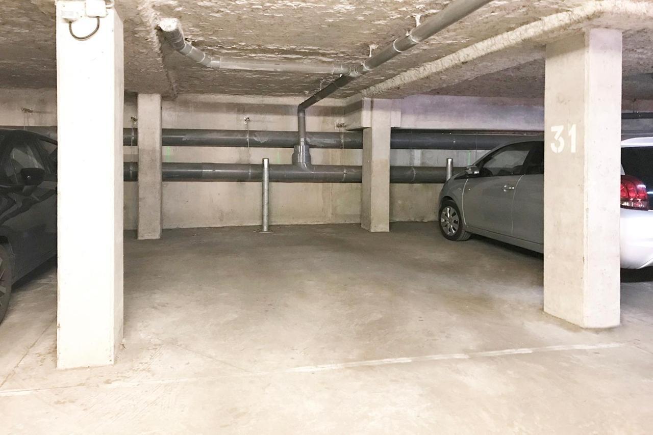 Business Apartment *